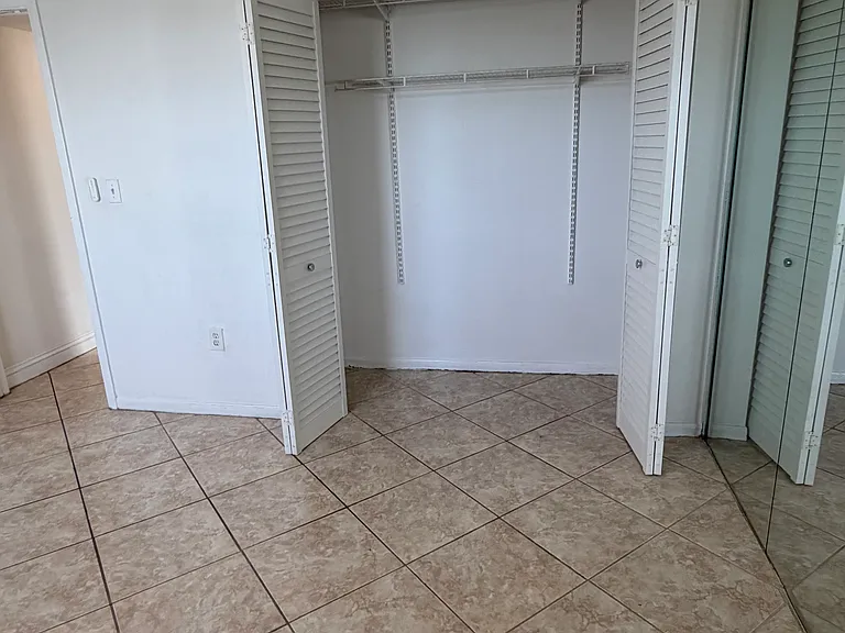 3181 SW 13th St #409 — Photo 29