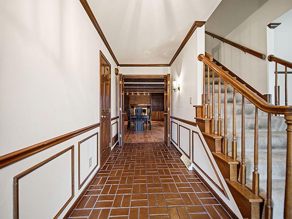 5th image of 742 Gatehouse Ln