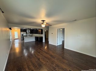 323 Colfax St, San Antonio, TX 78228