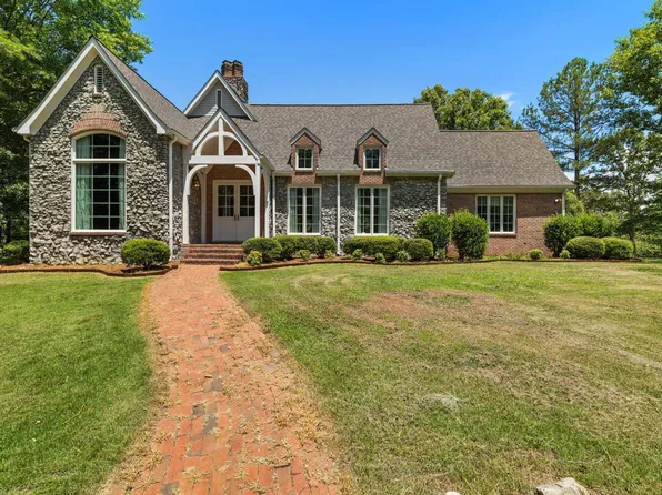 2620 Underwood Rd, Russellville, AL 35654