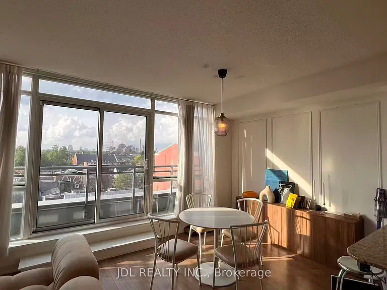 775 King St W #615 — Photo 7
