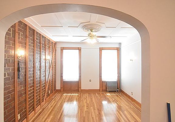 2nd image of 688 Manhattan Ave APT 3R