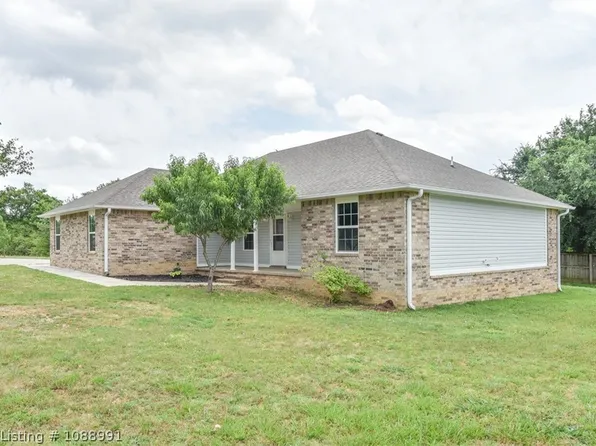 102 Leann Blvd, Roland, OK 74954