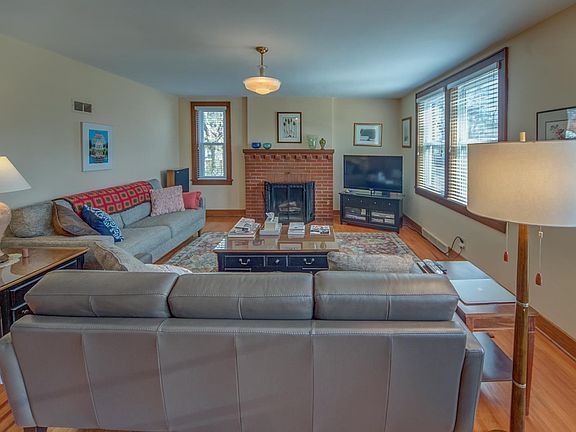 5th image of 313 N Railway St