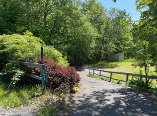 9657 Stony Hollow Dr, Tobyhanna, PA 18466