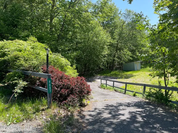 9657 Stony Hollow Dr, Tobyhanna, PA 18466