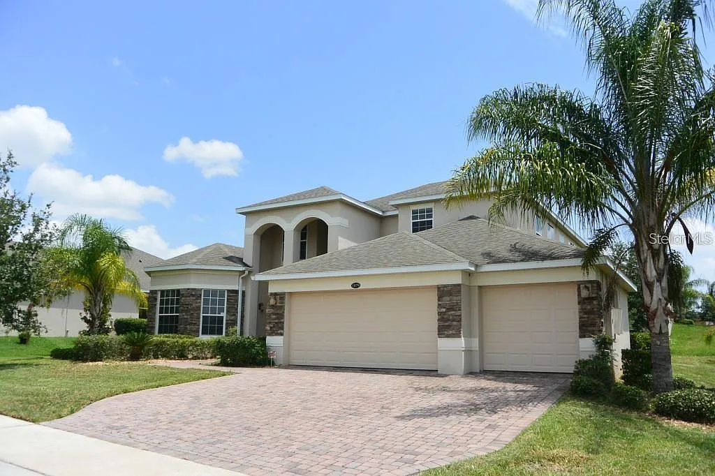 4 bed, 3.5 bath, 3676 sqft, $3,100 — Photo 1