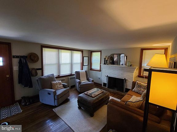 5th image of 3026 Crescent Ave