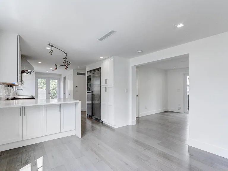 833 Ardmore Rd — Photo 19