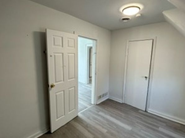 827 W Hadley St #827