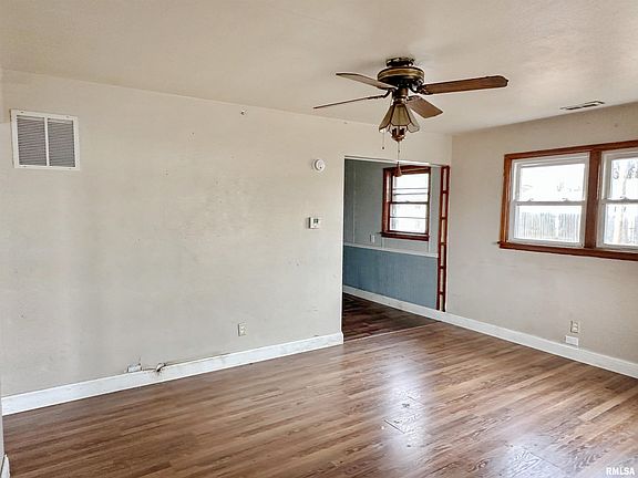 3rd image of 3001 Hoover Ave