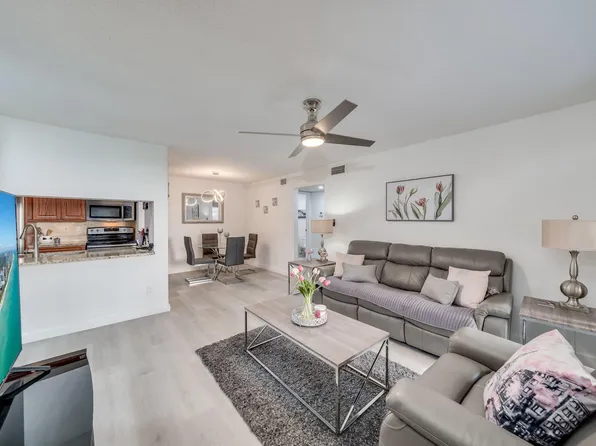 927 Riverside Drive #313, Coral Springs, FL 33071
