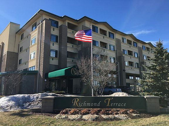 Richmond Terrace Building