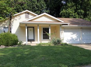 11993 Meadow Run Ct, Maryland Heights, MO 63043