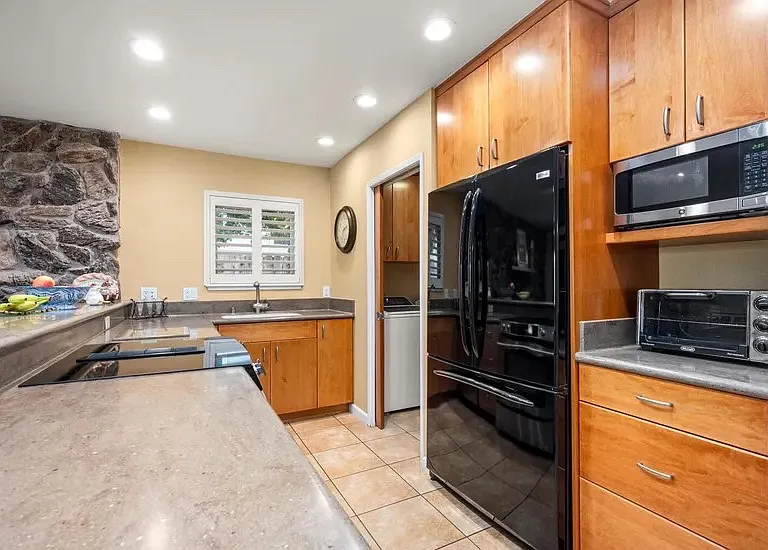 4234 Burrell Way — Photo 11