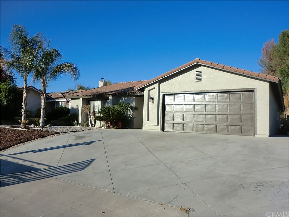 1st image of 23886 Canyon Lake Dr N