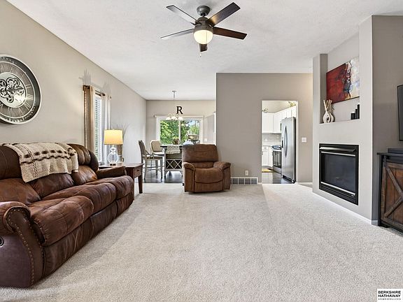 5th image of 4563 S 190th St