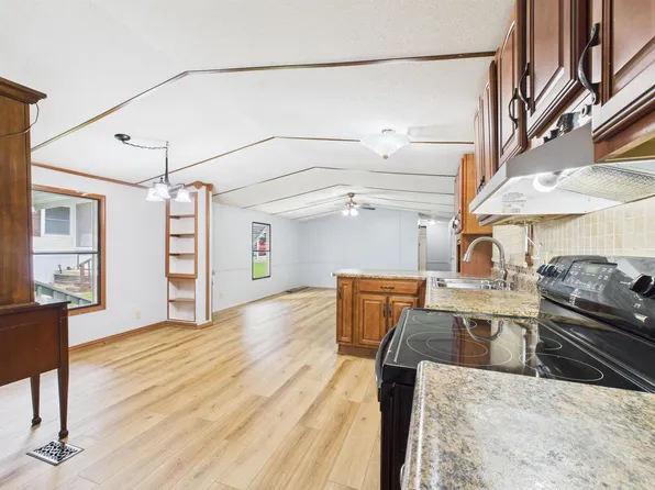 29 Benjamin Dr, Mountain Home, AR 72653