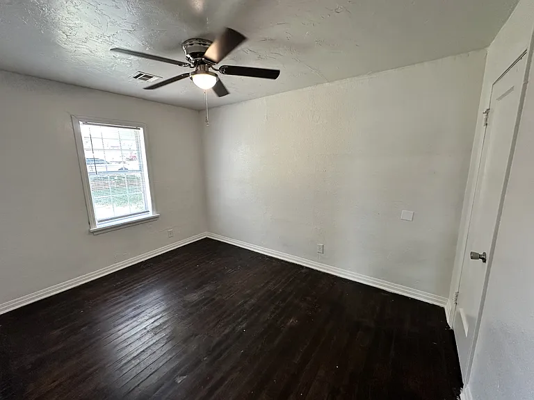 2300 Granada Blvd — Photo 8