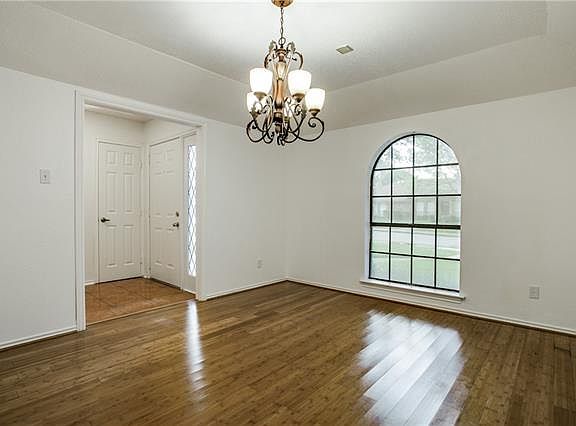 2nd image of 1219 Westminister Ln