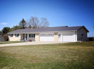 W10500 Hubbleton Rd, Waterloo, WI 53594