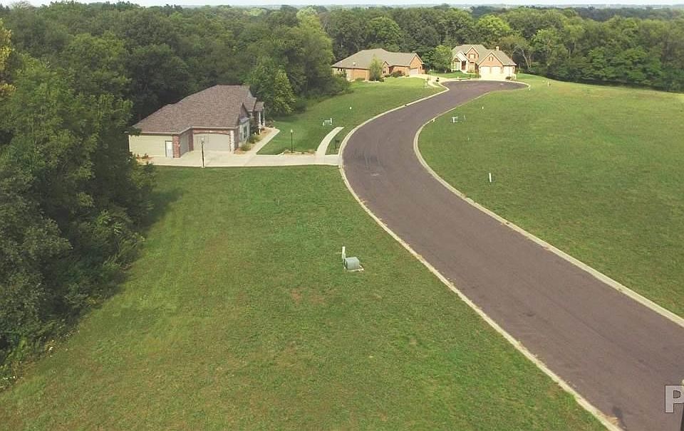 1st image of 260 Dogwood Ln