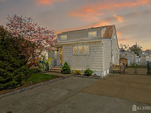 282 Sunset Ave, Old Bridge, NJ 08857