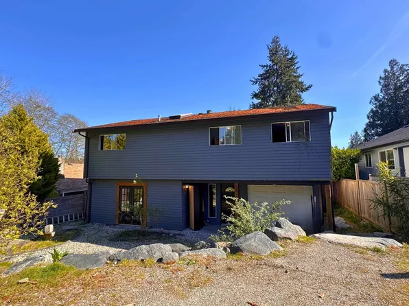 5799 Anchor Rd, Sechelt, BC V7Z 0L8