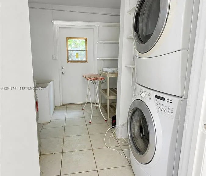 5040 NE 14th Ter #0 — Photo 10