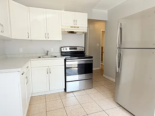 537 Confederation St #1 Photo 1