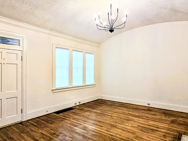 1355 Magnolia Curv — Photo 11