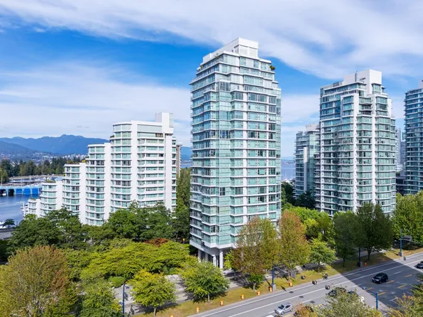 1710 Bayshore Dr #1803, Vancouver, BC V6G 3G4