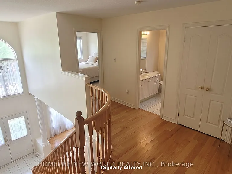 118 Gemini Cres — Photo 8