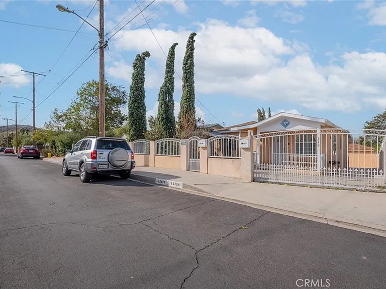 10407 McClemont Ave — Photo 16