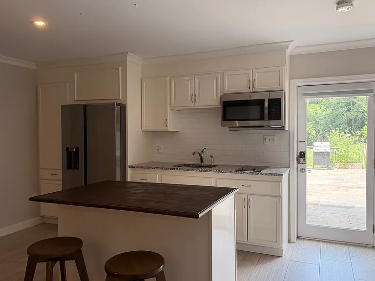 Barn Ridge Dr — Photo 2