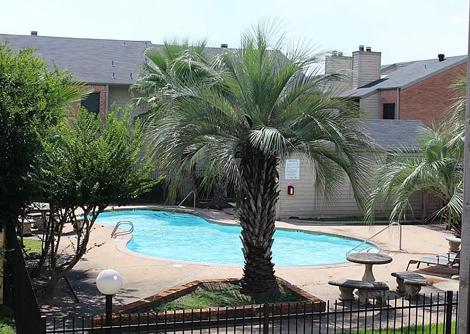 1st image of 16111 Aspenglenn Dr APT 304