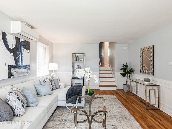 3rd image of 8604 S King Dr