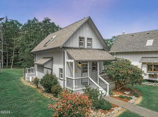 224 Combs Cir, Yachats, OR 97498