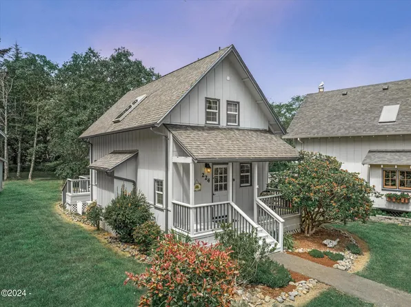 224 Combs Cir, Yachats, OR 97498