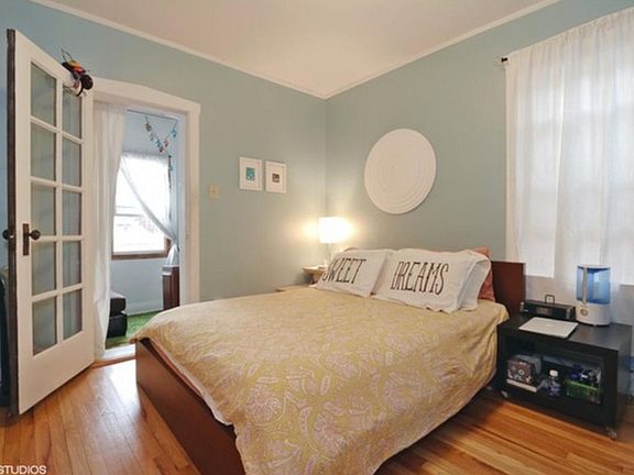 4th image of 4132 W Barry Ave #1