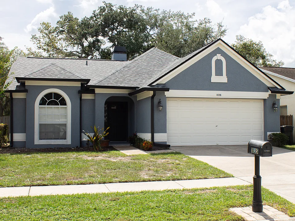 1135 Hardwood Dr