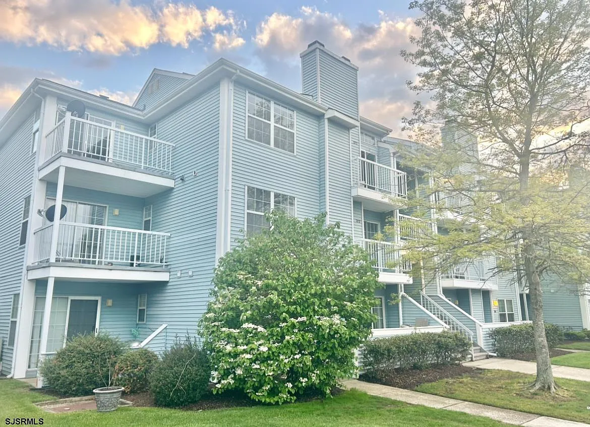 2 bed, 2.0 bath, $2,250 — Photo 1