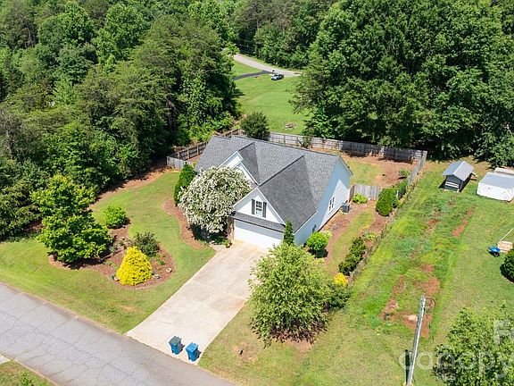 2nd image of 1621 Herbie Cir