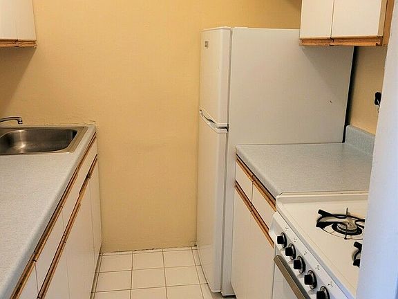 5th image of 31-25 Newtown Ave #5N