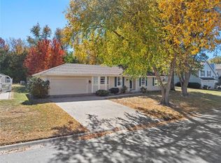 905 Park Ave, Leavenworth, KS 66048