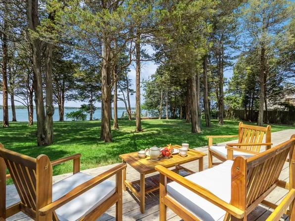 https://photos.zillowstatic.com/fp/6502968c1a63b279a057ba9933e857ee-p_e.webp