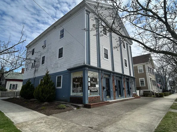 172 High St Unit 3R, Bristol, RI 02809
