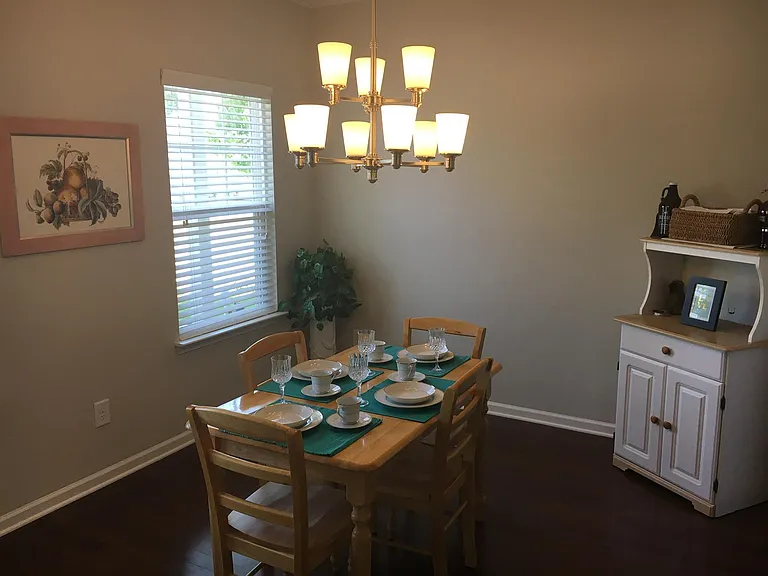 Shakespeare Dr — Photo 4