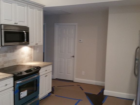 5th image of 60 Astor Ave