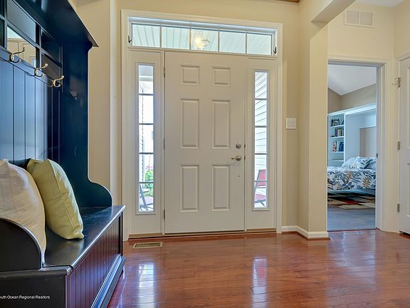 5th image of 4 La Quinta Ln